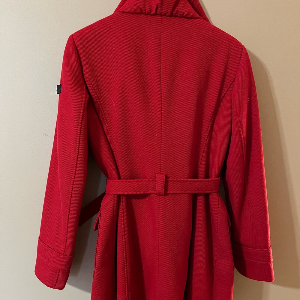 Look Ravishing in Red! - Picture 3 of 8